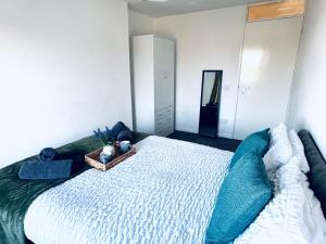 The Georgian Townhouse - 4 Bedrooms - Sleeps 9