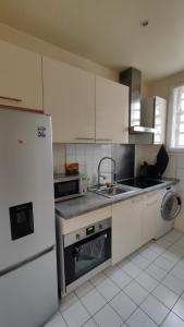 Maisons de vacances Modern 1 bedroom apartment near the metro. : Maison 1 Chambre