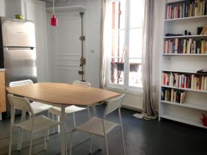 Charming 2-bedroom duplex Bastille