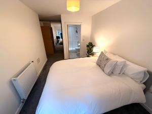 Issara Apartments 41 - Great location & Private Parking