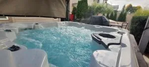 Metropolitan Dream Stay with Pool and Hot Tub - Alluvia