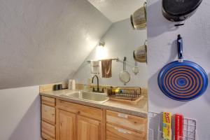 2 Mi to Fort Sill Studio with Home Gym in Lawton