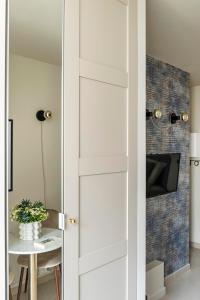 - Mall Room - Duke Housing