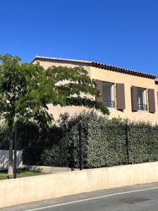 Maisons de vacances Maison Jasmin, Modern, air-conditioned 2-bed with lovely terrace & communal pool : photos des chambres