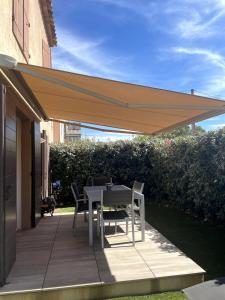 Maisons de vacances Maison Jasmin, Modern, air-conditioned 2-bed with lovely terrace & communal pool : photos des chambres