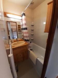 Appartements Residence Le Grand Adret - Studio cabine MAE-2364 : photos des chambres