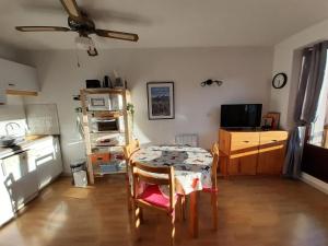 Appartements Residence Le Grand Adret - Studio cabine MAE-2364 : photos des chambres