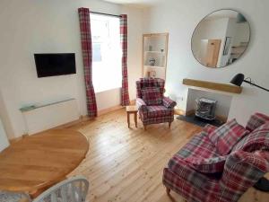 River Retreat - Riverside Apartment in Inverness City Centre