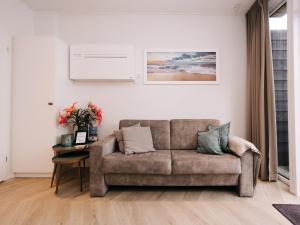 Suite 55, Free parking