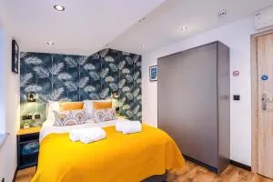 Curzon Villa - Sleeping 18 by Assured Stays - 科尔温湾