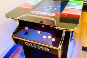 Curzon Villa - Sleeping 18 by Assured Stays