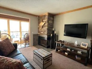 Snowcrest Condo Walking Distance to Slopes - Dunmore