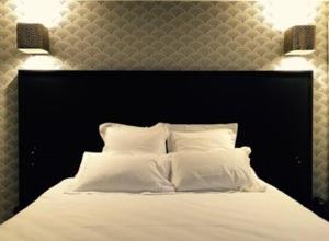 Hotels Hotel des Carmes : photos des chambres