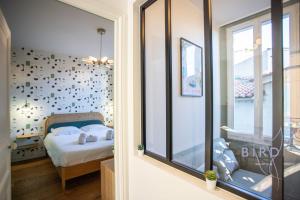 "the GAROUPE" Heart of Antibes Steps from Old Town & Beaches