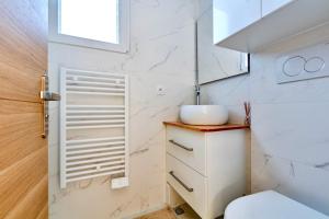 Appartements Jolie Maison Neuve literie haute qualite 3-6 pers - 35 min de Paris centre : photos des chambres