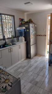 Casa Playa Loreto, familiar, ubicada a 120 metros de la playa, con maravillosa vista al mar, cercano a Caldera