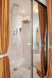 Ney - 2 Bedrooms 1 Living room