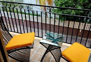 Central Upscale New Kingston Apt with pool