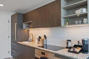 Stylish 1BD Penthouse - Bay View