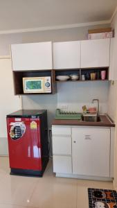 LPN Cha-am Beachfront Wifi 10 meters to beach 1BR ติดทะเล