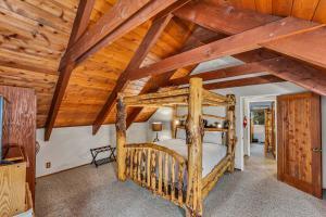 Kings Beach Cabin Private Hot Tub, Near Lake & Ski