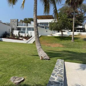 House Belle Vue, Tequesquitengo