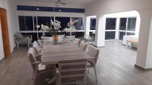 House Belle Vue, Tequesquitengo