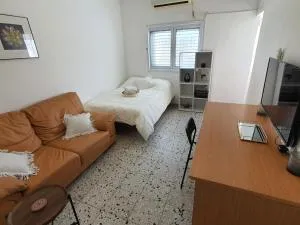 דירת סטודיו מרווחת במרכז העיר נתניה - Netanya