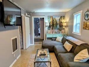 Treehouse Cottage - West Haven