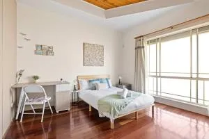 Classic Double Room - Prime Location in Bexley - Shared Bathroom - Narwee