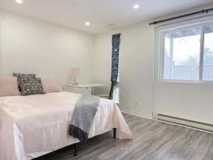 Cozy room with private bath near Don Mills Subway - Markham