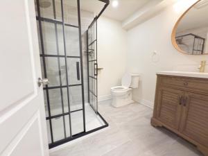 Cozy room with private bath near Don Mills Subway