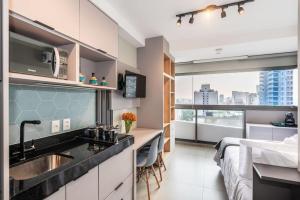 BHaus VN Oscar Freire - Studio com Vista Jardins 14o andar - Ao lado do metrô - Academia - Coworking - Lavanderia - Estacionamento pago no prédio - of4