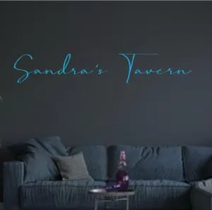 Sandra's Tavern - Cerise