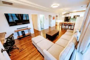 Charming 2BR Retreat Free Parking & BBQ - Pets is ok! 10 Mins to DC! - 阿林顿