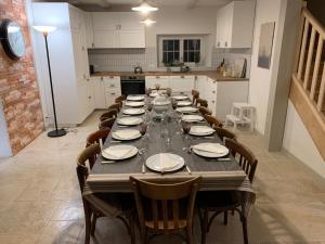 Gîte rénové campagne chic, 6 chambres pour 13 pers., jardin, terrasse, Haute-Loire - FR-1-582-527