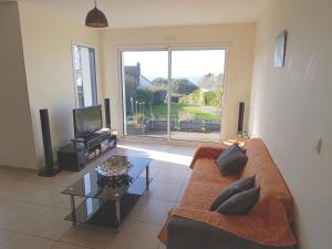 Maisons de vacances Maison Familiale Vue Mer a Saint-Gildas-de-Rhuys - FR-1-639-132 : photos des chambres