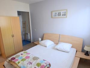 Maisons de vacances Maison Familiale Vue Mer a Saint-Gildas-de-Rhuys - FR-1-639-132 : photos des chambres