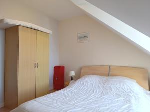 Maisons de vacances Maison Familiale Vue Mer a Saint-Gildas-de-Rhuys - FR-1-639-132 : photos des chambres