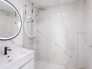 Appartements Appartement Les pieds dans l-eau - 4 pers. - FR-1-788-53 : photos des chambres