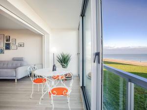 Appartements Appartement Les pieds dans l-eau - 4 pers. - FR-1-788-53 : photos des chambres