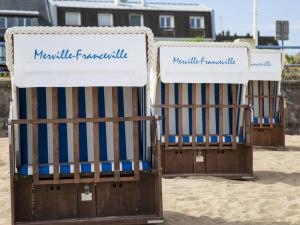 Studio avec parking à 2 pas de la plage, Merville-Franceville