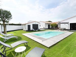 Maisons de vacances Maison spacieuse Ile de Re avec piscine et parking prive - FR-1-434-118 : photos des chambres