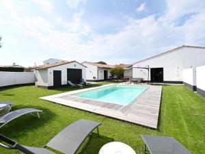 Maisons de vacances Maison spacieuse Ile de Re avec piscine et parking prive - FR-1-434-118 : photos des chambres