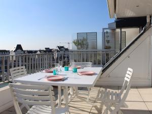 Appartements Appartement 5 pieces 8 pers. avec terrasse et parking a La Baule - FR-1-245-212 : photos des chambres