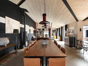 Maisons de vacances Maison spacieuse Ile de Re avec piscine et parking prive - FR-1-434-118 : photos des chambres