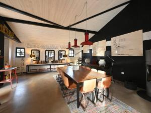 Maisons de vacances Maison spacieuse Ile de Re avec piscine et parking prive - FR-1-434-118 : photos des chambres