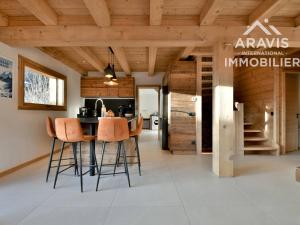 Chalets Chalet au Grand Bornand – 6 Chambres Spacieuses & Ambiance Chaleureuse - FR-1-391-194 : photos des chambres