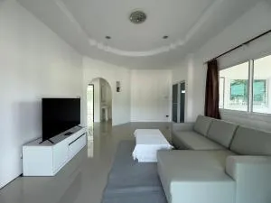 Pa Klok Thalang Home, 3-bed 2-bath for 5 - Ujong Salang