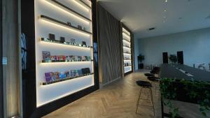 Luxury 2BR SunnySuite Sky Pool Breathtaking Views